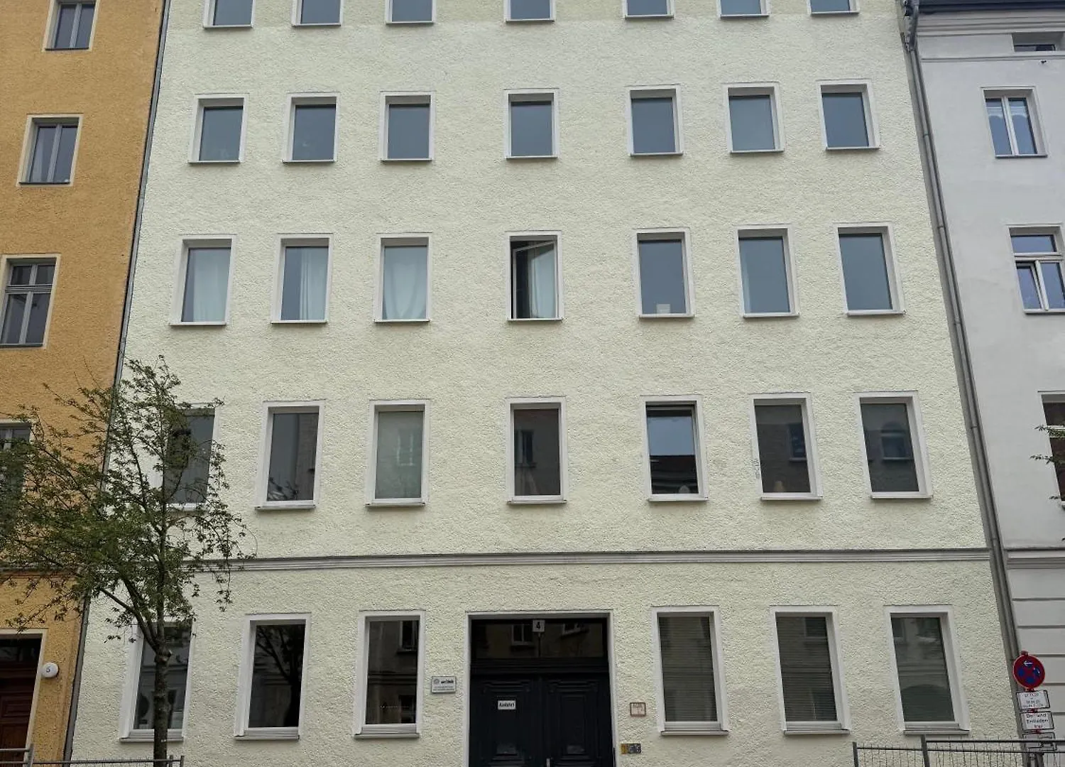 Newly Renovated Apartment In Ideal Location Берлин